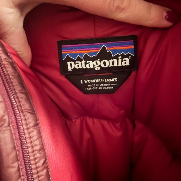 Patagonia W’s down sweater hoodie - Picture 2 of 2
